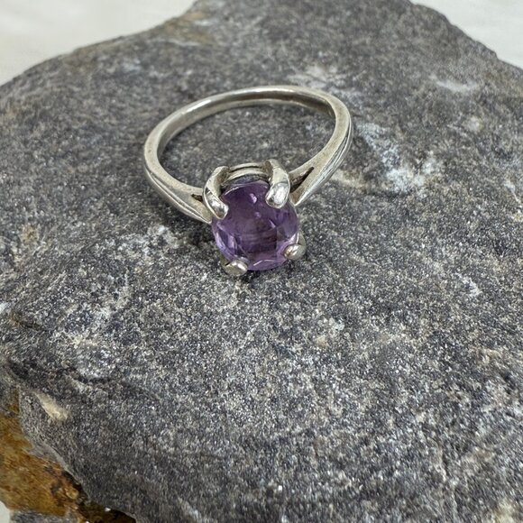 Sterling Silver Purple Amethyst Ring Size 4.5 - Picture 5 of 8